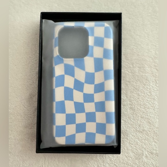 iPhone 15 Pro Blue Checkered Dual Layer Hard Case Cover - Picture 5 of 6